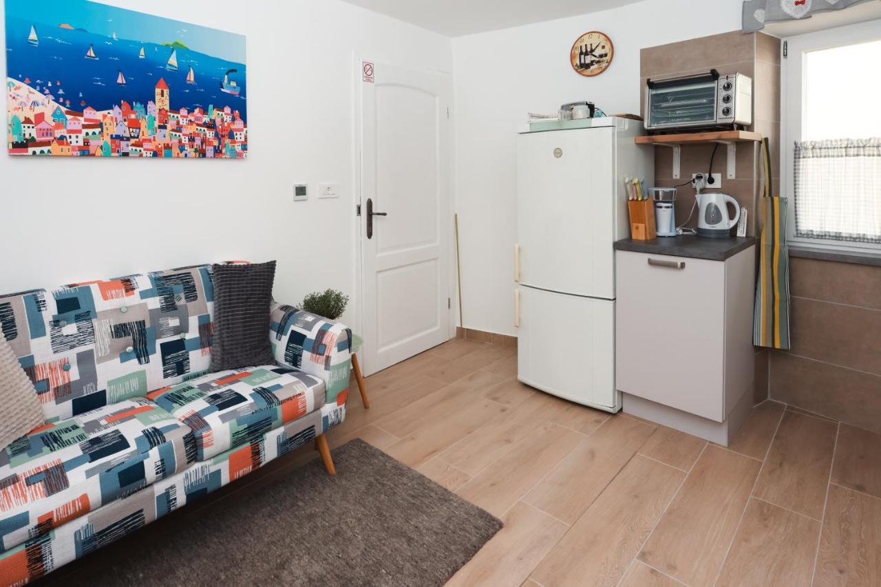 Apartmani Nad Voltun 카스타브 외부 사진