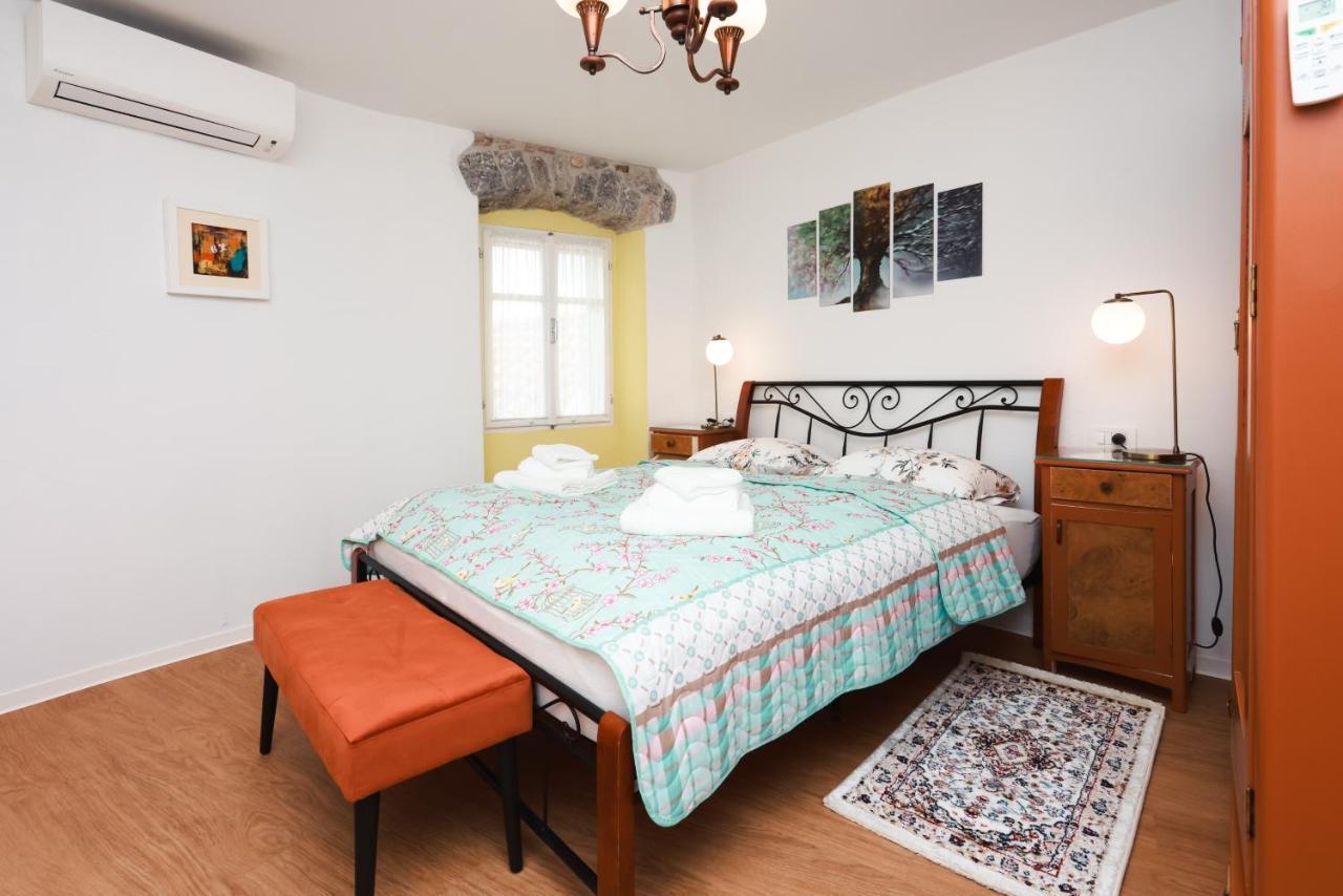 Apartmani Nad Voltun 카스타브 외부 사진